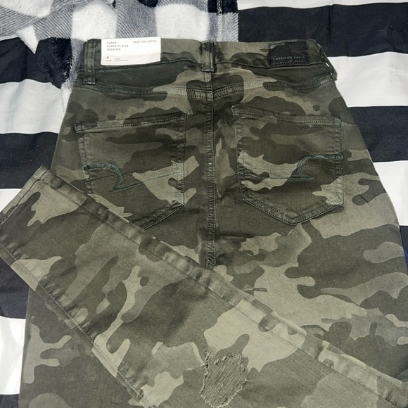 AMERICAN EAGLE CAMO JEANS - Picture 5 of 5